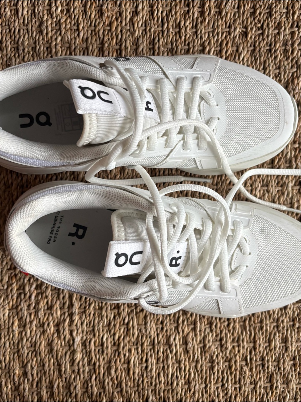 On Running The Roger Court Shoe- Womens size 7 - worn once